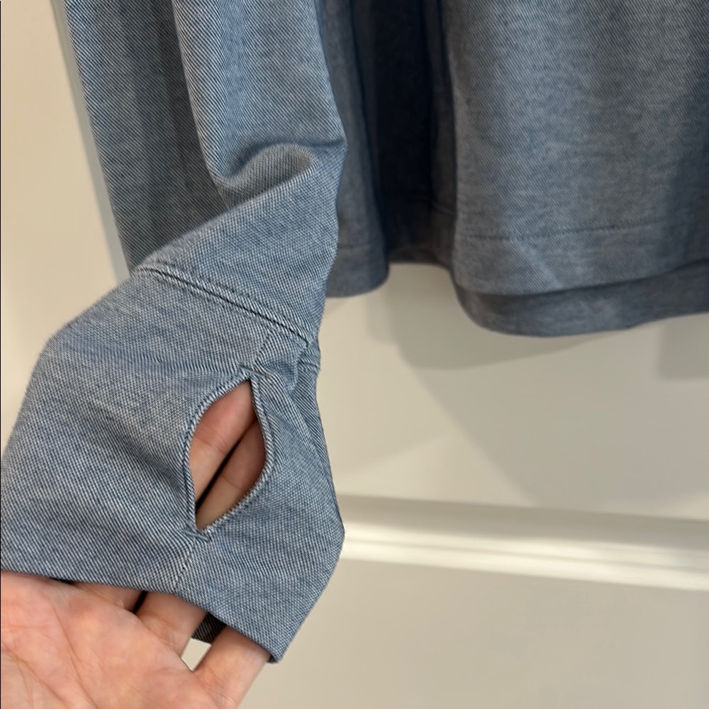 J.Crew Men’s lightweight hoodie - Picture 2 of 6